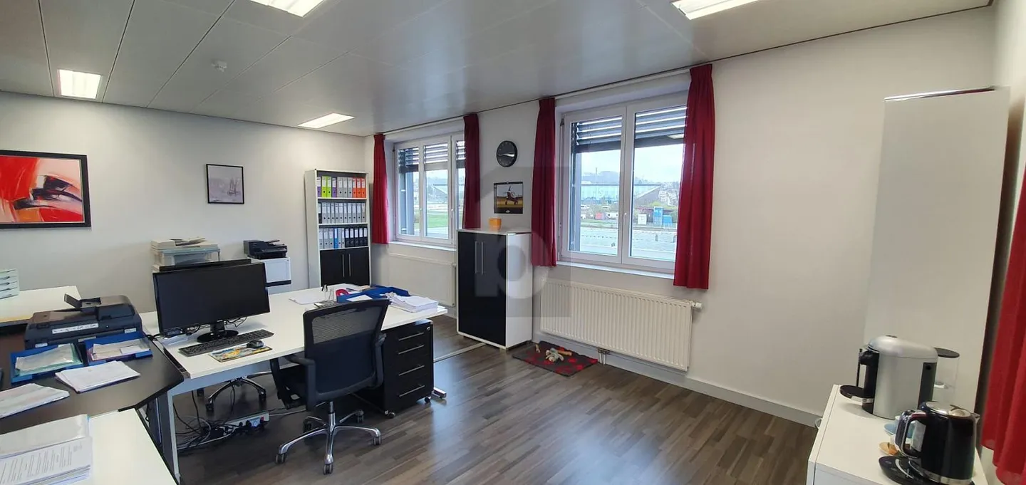 Office space for rent - Photo 2 of 5