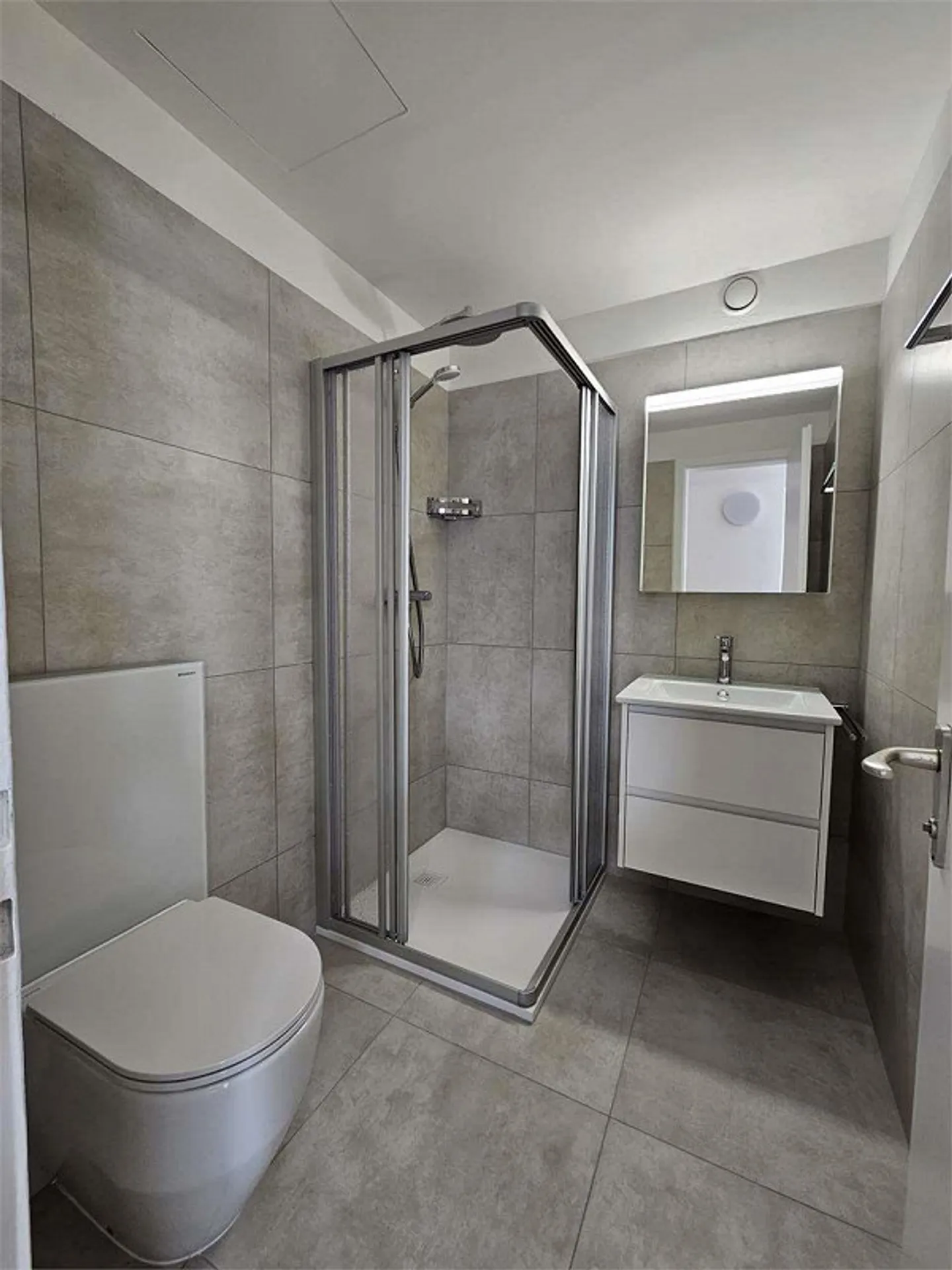 Studio apartment with terrace overlooking the lake - Photo 8 of 13