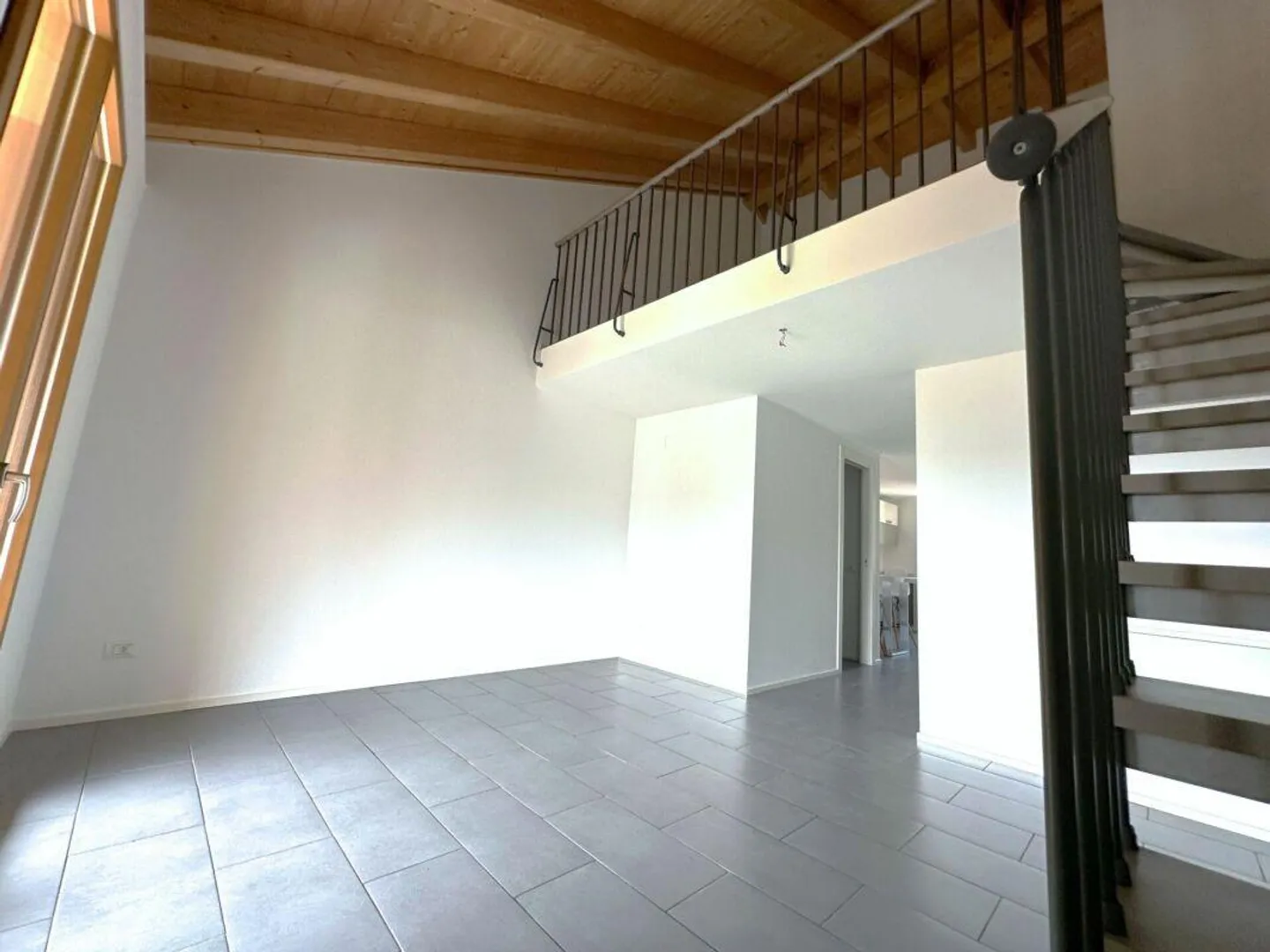 Appartamento caratteristico mansardato con 3,5 stanze, ultimo piano - Foto 3 di 20