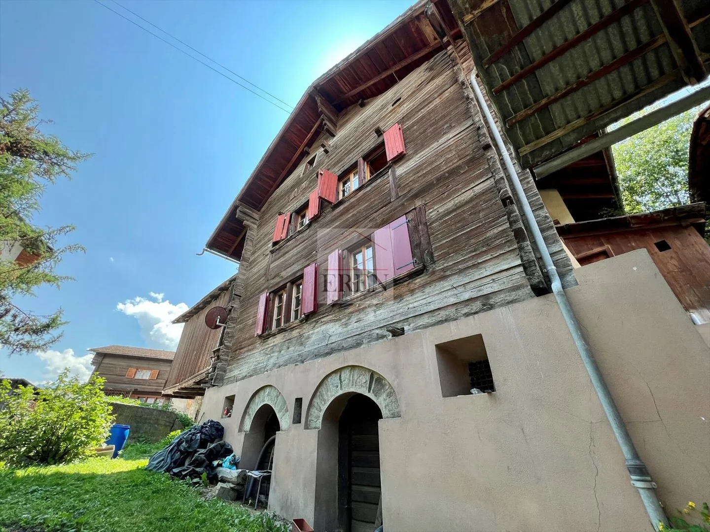 Casa con 6 stanze - Foto 2 di 13