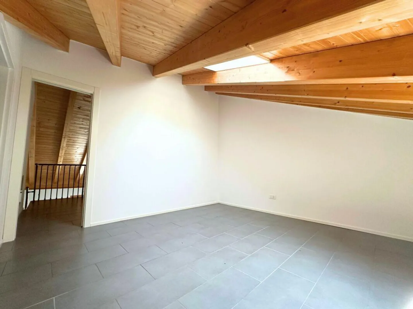 Appartamento caratteristico mansardato con 3,5 stanze, ultimo piano - Foto 12 di 20