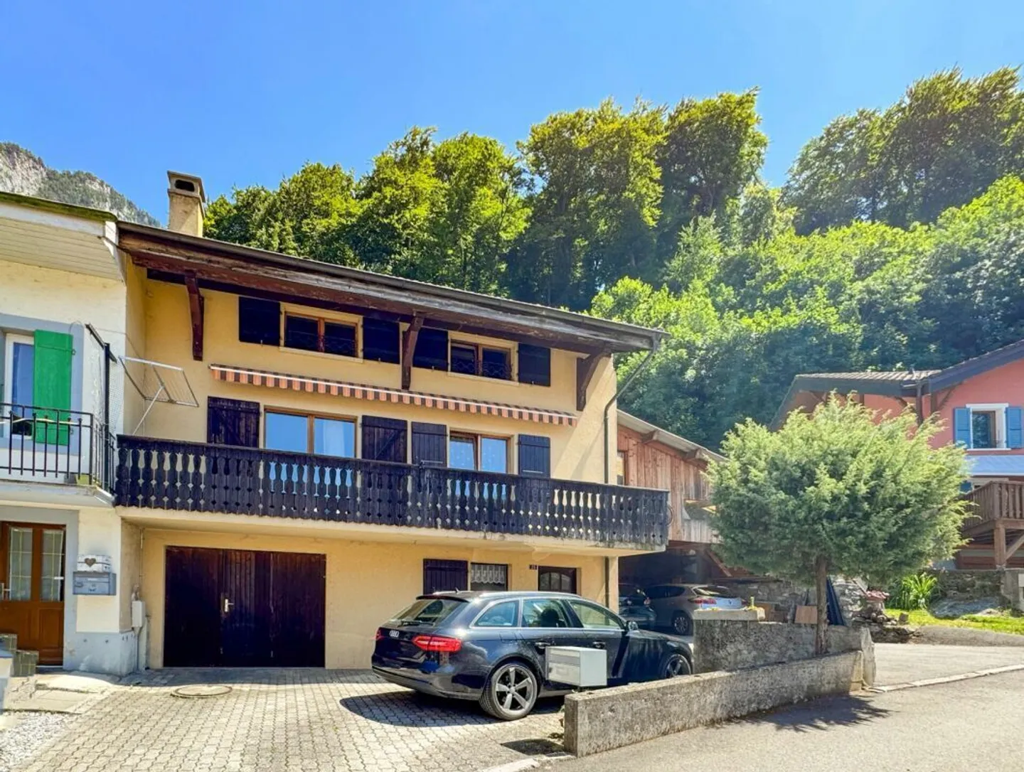Casa di villaggio di 4,5 stanze, da ristrutturare. - Foto 2 di 18