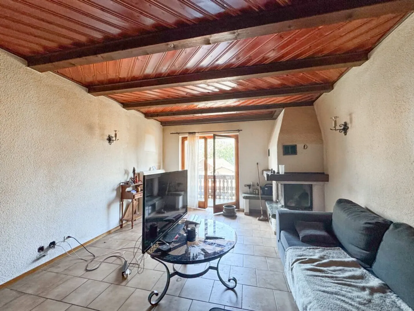 Casa di villaggio di 4,5 stanze, da ristrutturare. - Foto 9 di 18