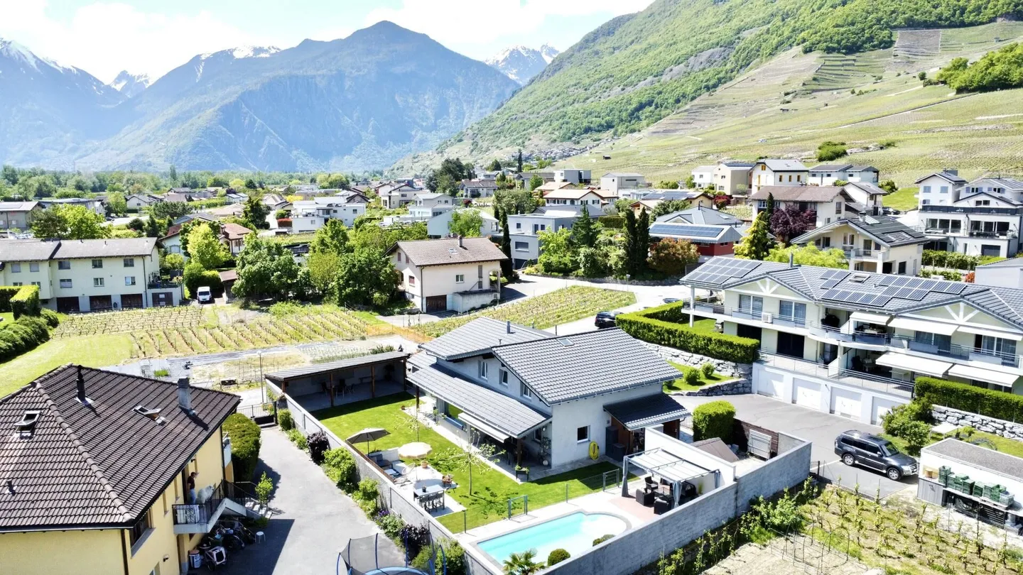 Individual Villa 7.5 Rooms in Fully - Photo 8 of 32