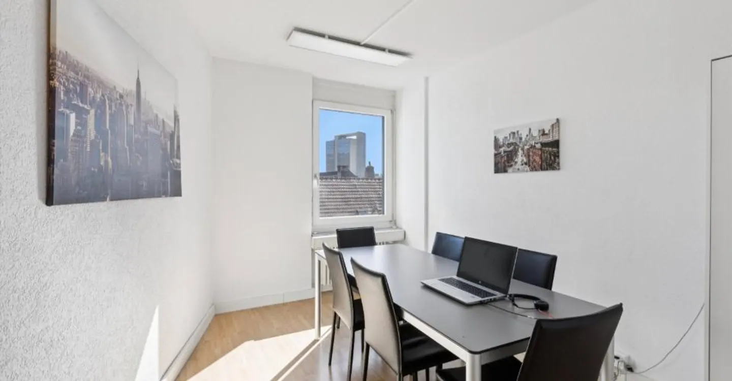 Commercial space in a prime location in the heart of Biel! - Photo 7 of 8