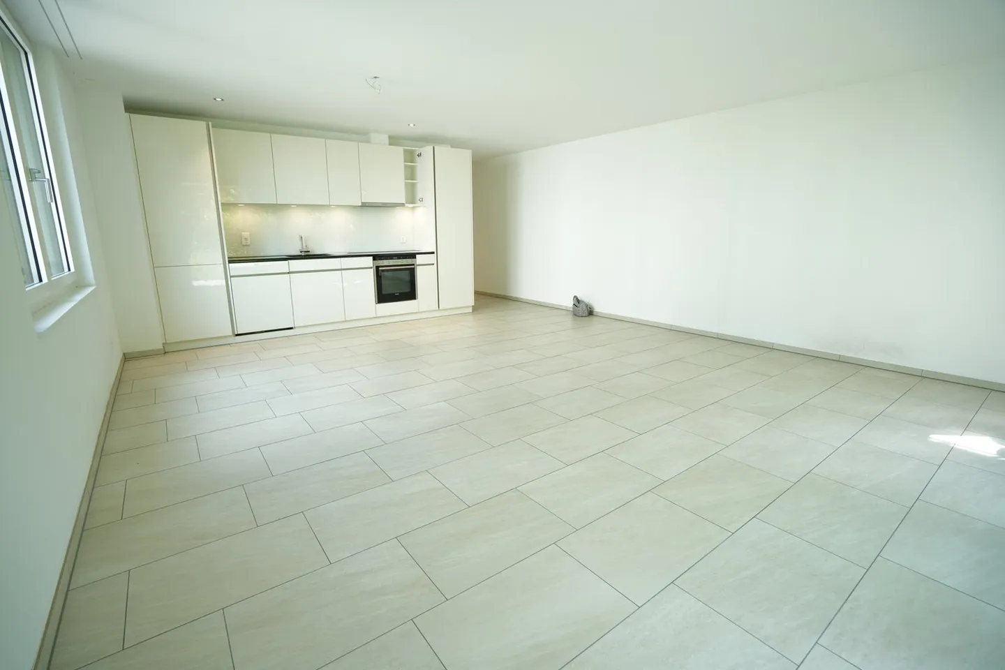 3.5 Zimmer-Garten-Wohnung in ZH Altstetten - Foto 4 von 8