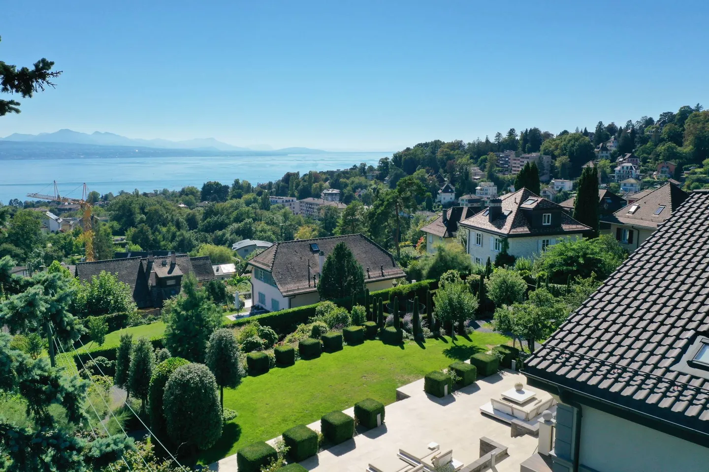 Villa contemporanea con vista lago - Foto 2 di 9