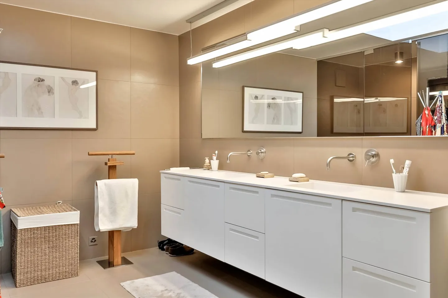 Villa contemporanea con vista lago - Foto 6 di 9