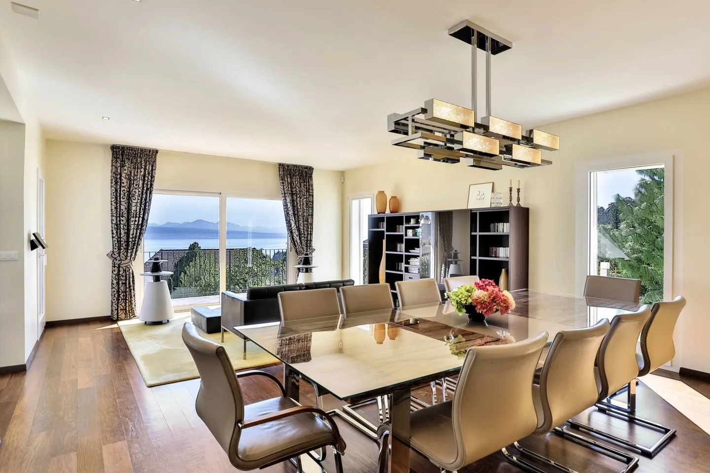 Villa contemporanea con vista lago - Foto 4 di 9