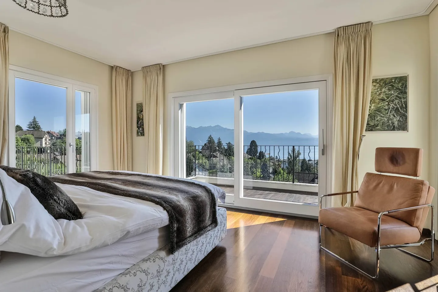 Villa contemporanea con vista lago - Foto 5 di 9