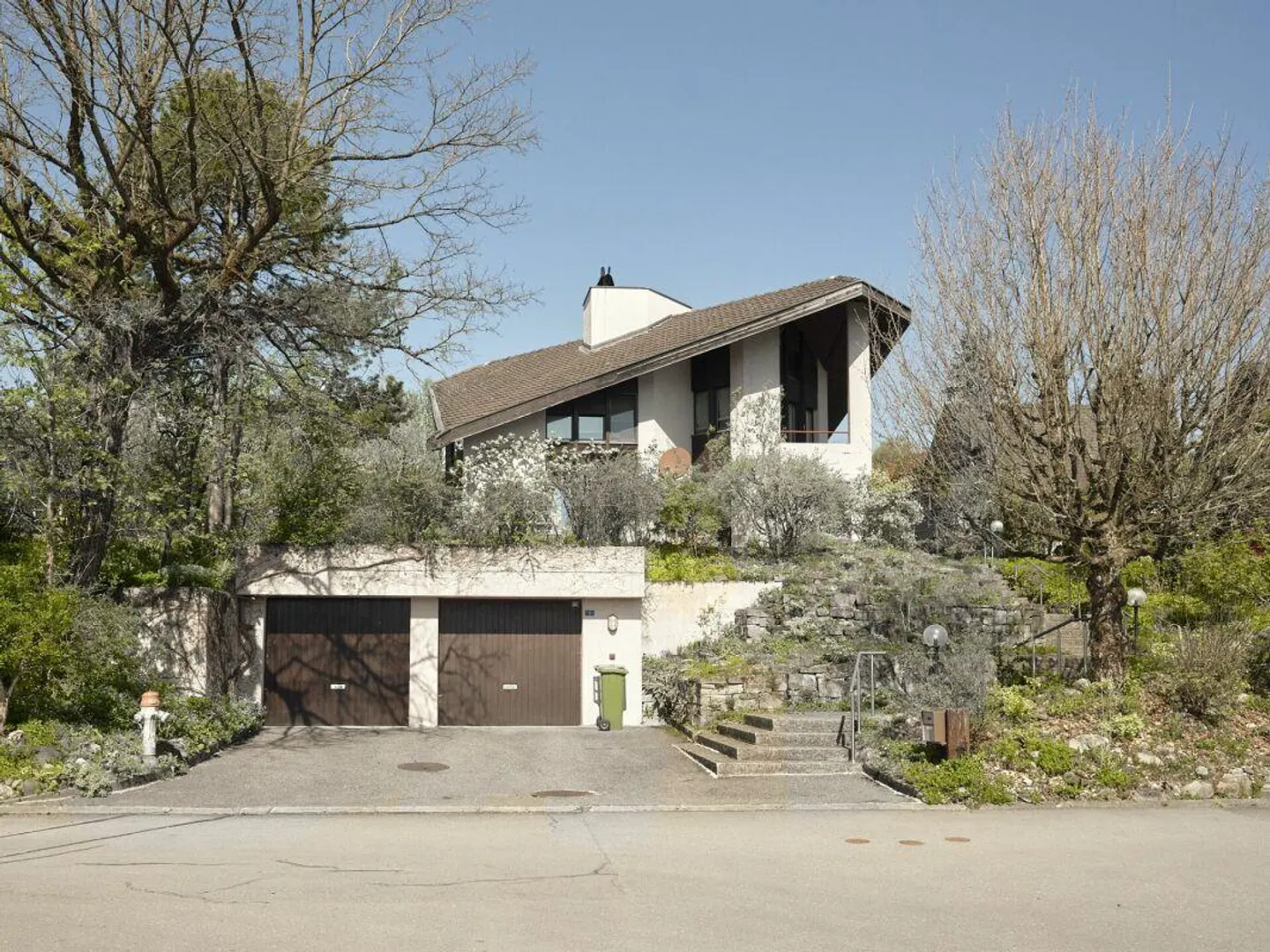 Maison individuelle avec garage double - Photo 2 sur 15