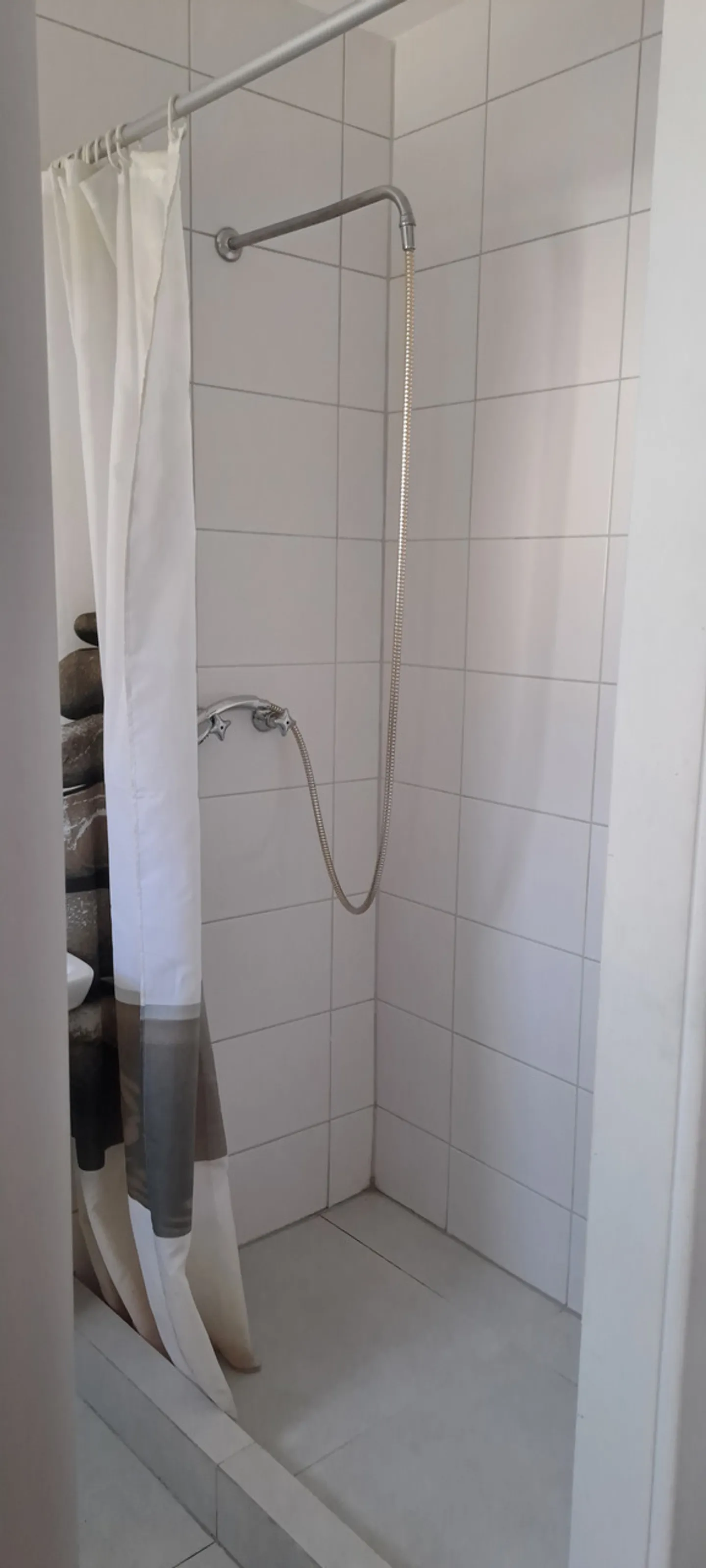 For Rent Furnished Studio - Photo 6 of 23