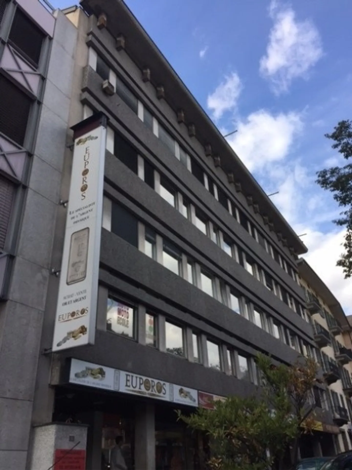 «Location place de parc souterraine à 2 pas de la gare de Sion» - Photo 1 sur 1