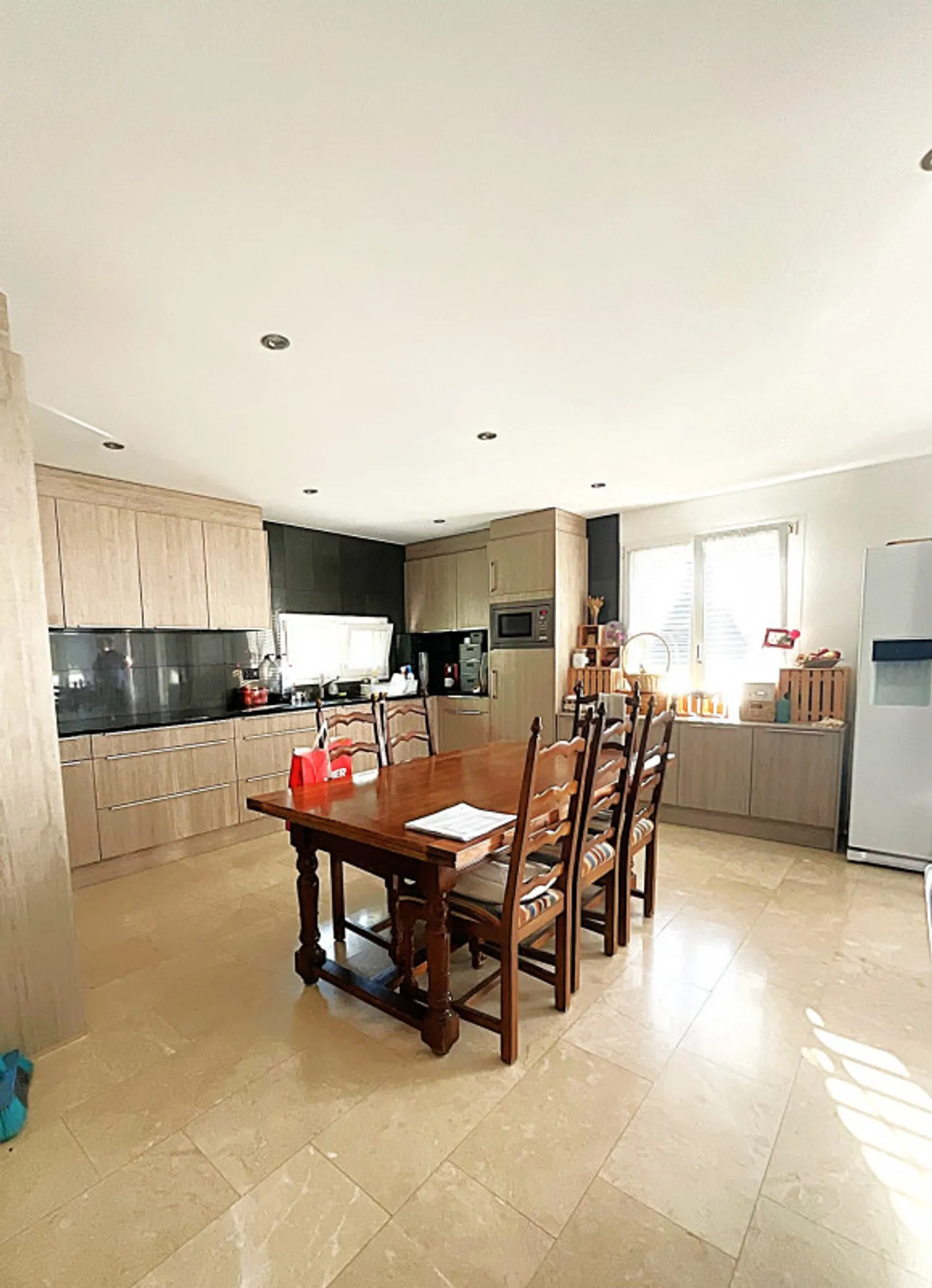 Penthalaz – Renovierte Familienvilla mit separatem Apartment - Foto 4 von 13