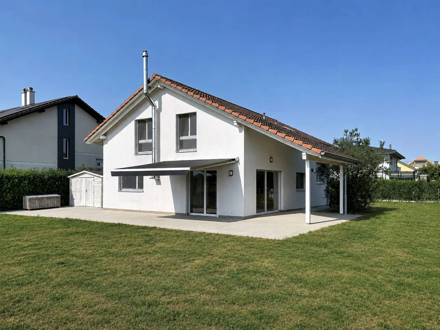 Family home in a quiet area with unobstructed views of the countryside - Photo 1 of 13