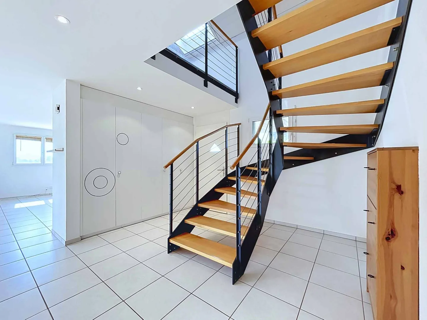 Family home in a quiet area with unobstructed views of the countryside - Photo 5 of 13