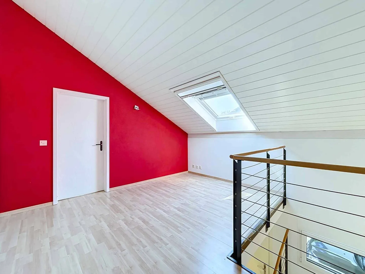 Family home in a quiet area with unobstructed views of the countryside - Photo 6 of 13