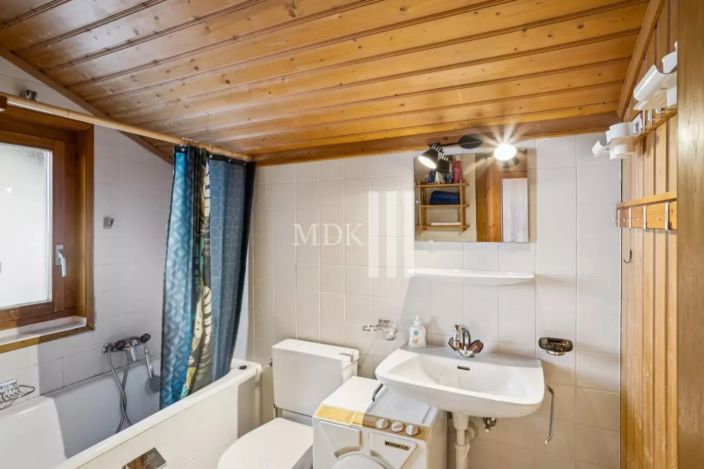 Charming Chalet with Mountain Views - Photo 5 of 15