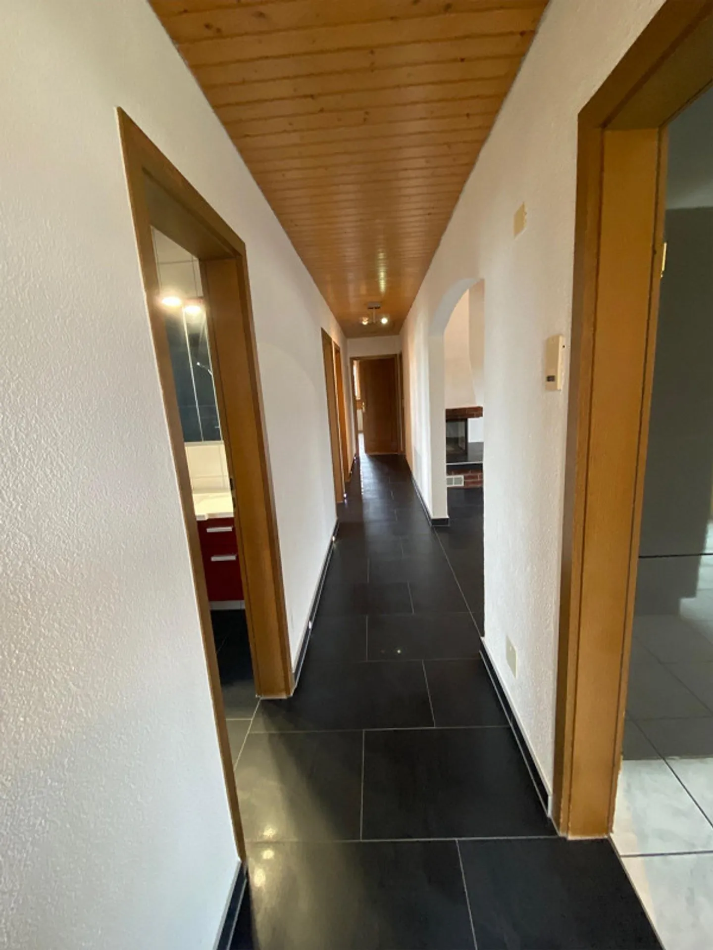 Schöne 5.5-Zimmerwohnung nähe Bahnhof, Einkaufen und Schule - Foto 2 von 10