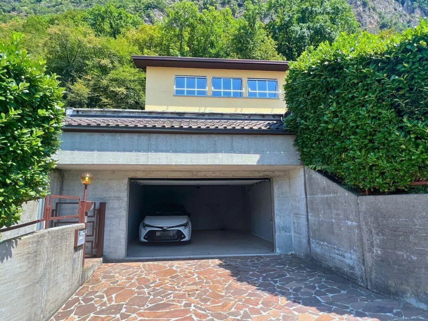 Casa unifamiliare con piscina nel verde - Foto 22 di 22