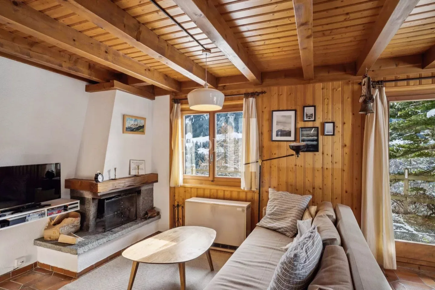 Charming Chalet with Mountain Views - Photo 6 of 15