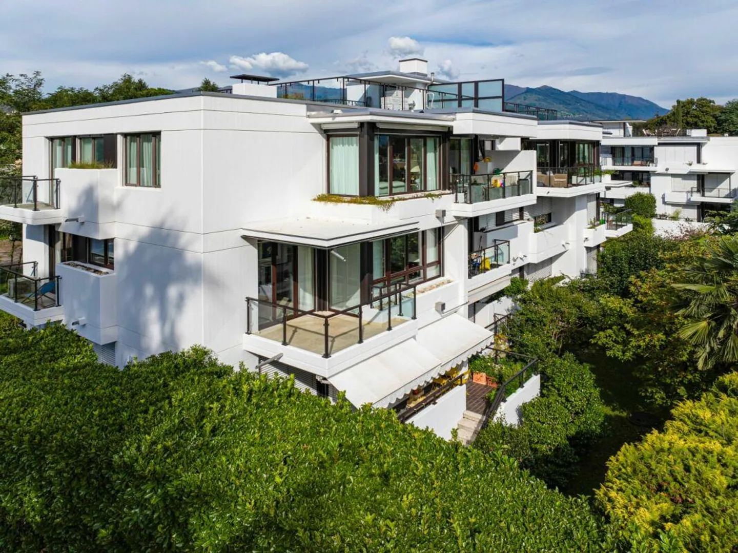 COLLINA D'ORO - Golden Garden Residence - Photo 23 of 25