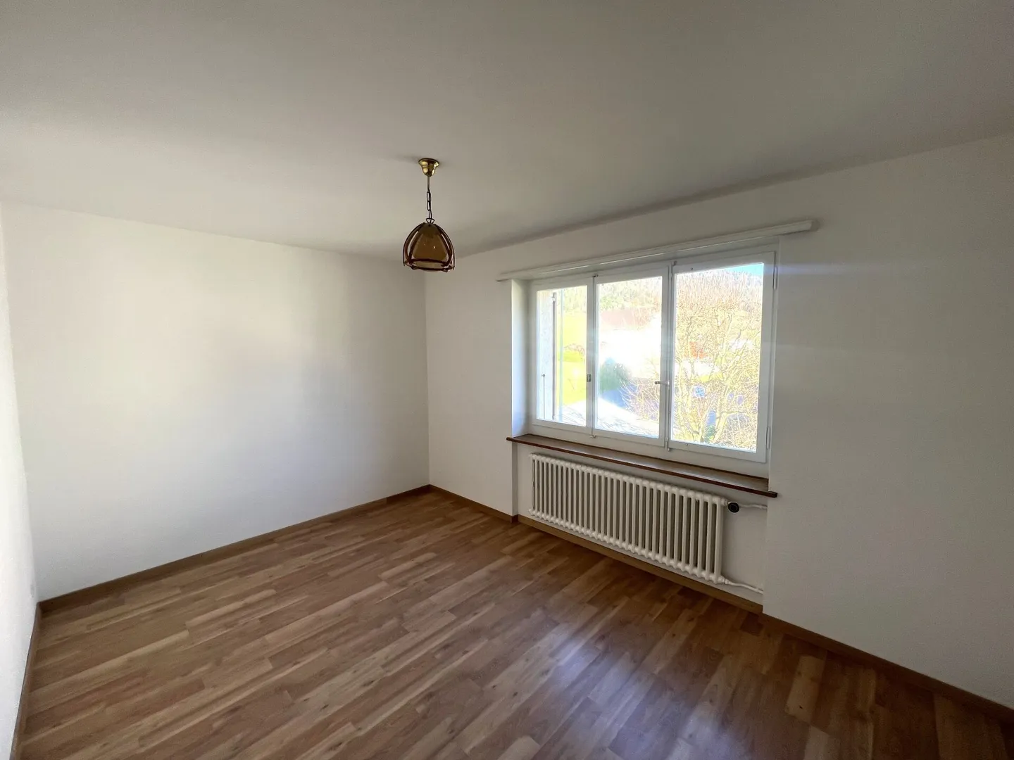 Corgémont, schöne 3-Zimmer-Wohnung im 1. Stock mit Balkon - Foto 6 von 6