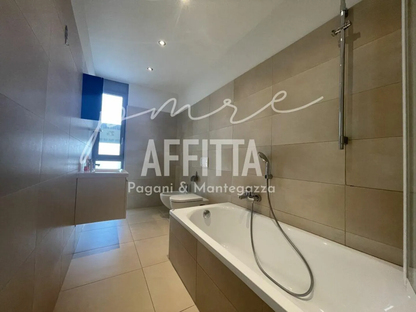 LUGANO CASSARATE I AMPIO 2.5 I 2 BAGNI I ZONA OSPEDALE ITALIANO - Photo 10 of 14