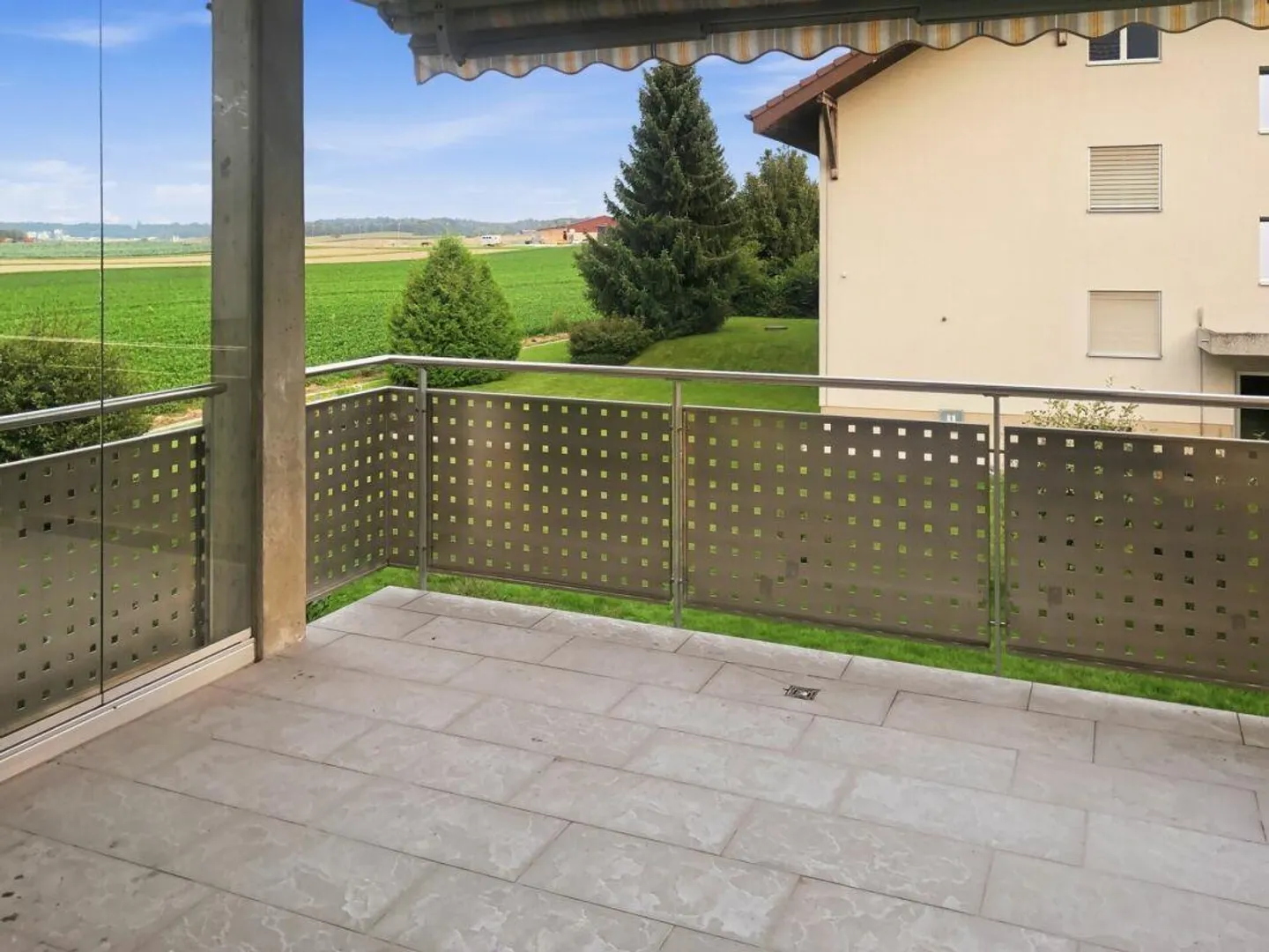 Attractive 4.5-room apartment with sunny balcony - Photo 2 of 8