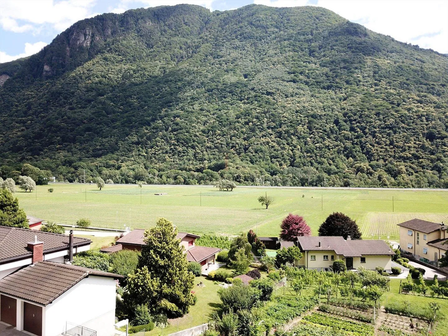 NEUER PREIS! OFFENE AUSSICHT VON IHRER NEUEN WOHNUNG - Foto 1 von 9