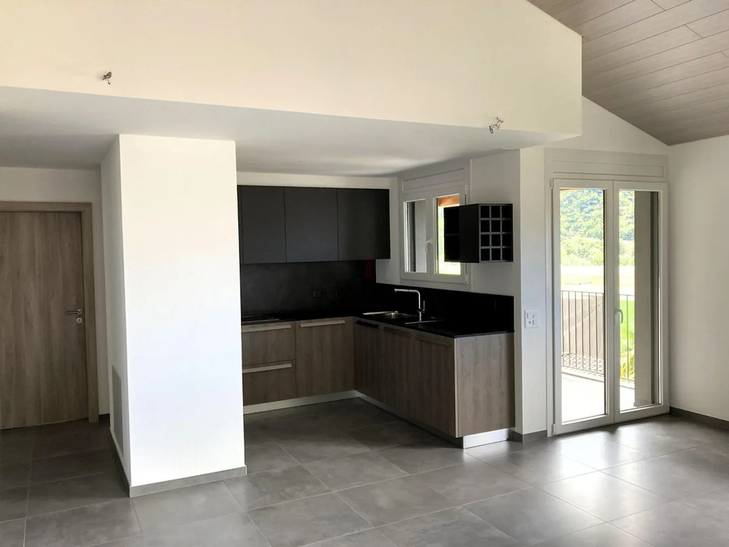 NEUER PREIS! OFFENE AUSSICHT VON IHRER NEUEN WOHNUNG - Foto 3 von 9