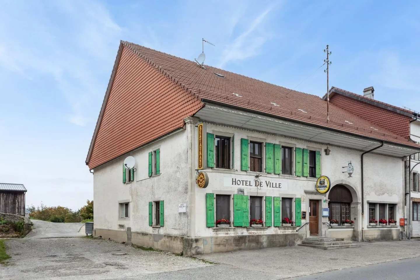 Edificio misto con ristorante e potenziale di ampliamento - Foto 2 di 13