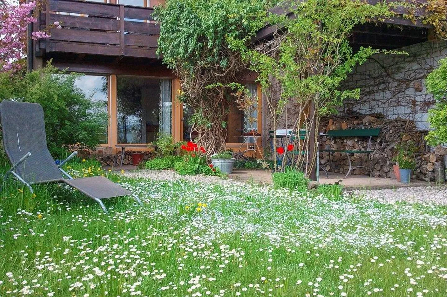 Elegante casa unifamiliare in un ambiente verde - Foto 2 di 13
