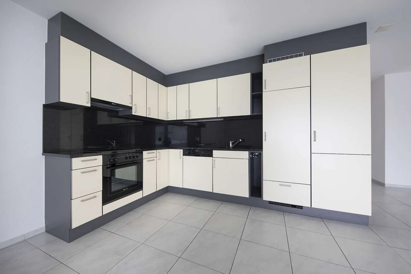 Superbe appartement au rez-de-chaussée avec coin salon confortable - Photo 4 sur 9