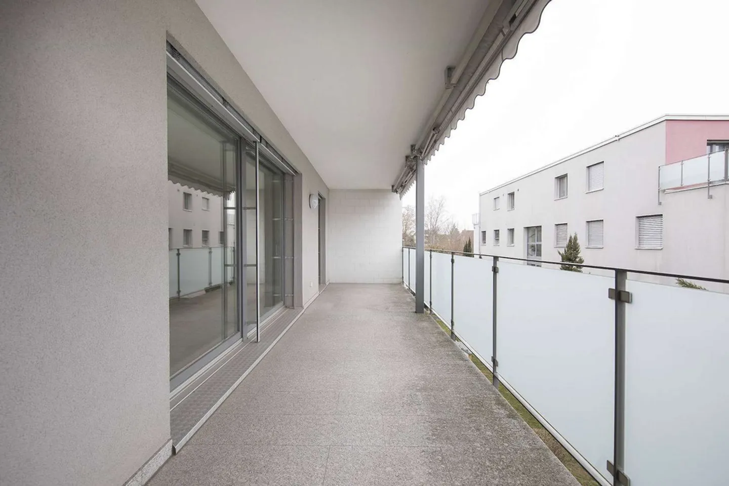 Superbe appartement au rez-de-chaussée avec coin salon confortable - Photo 6 sur 9