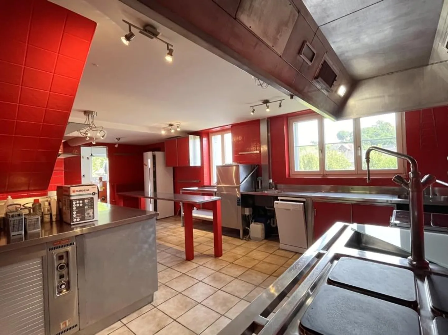 Large residential building / former restaurant with Spycher - Photo 7 of 27