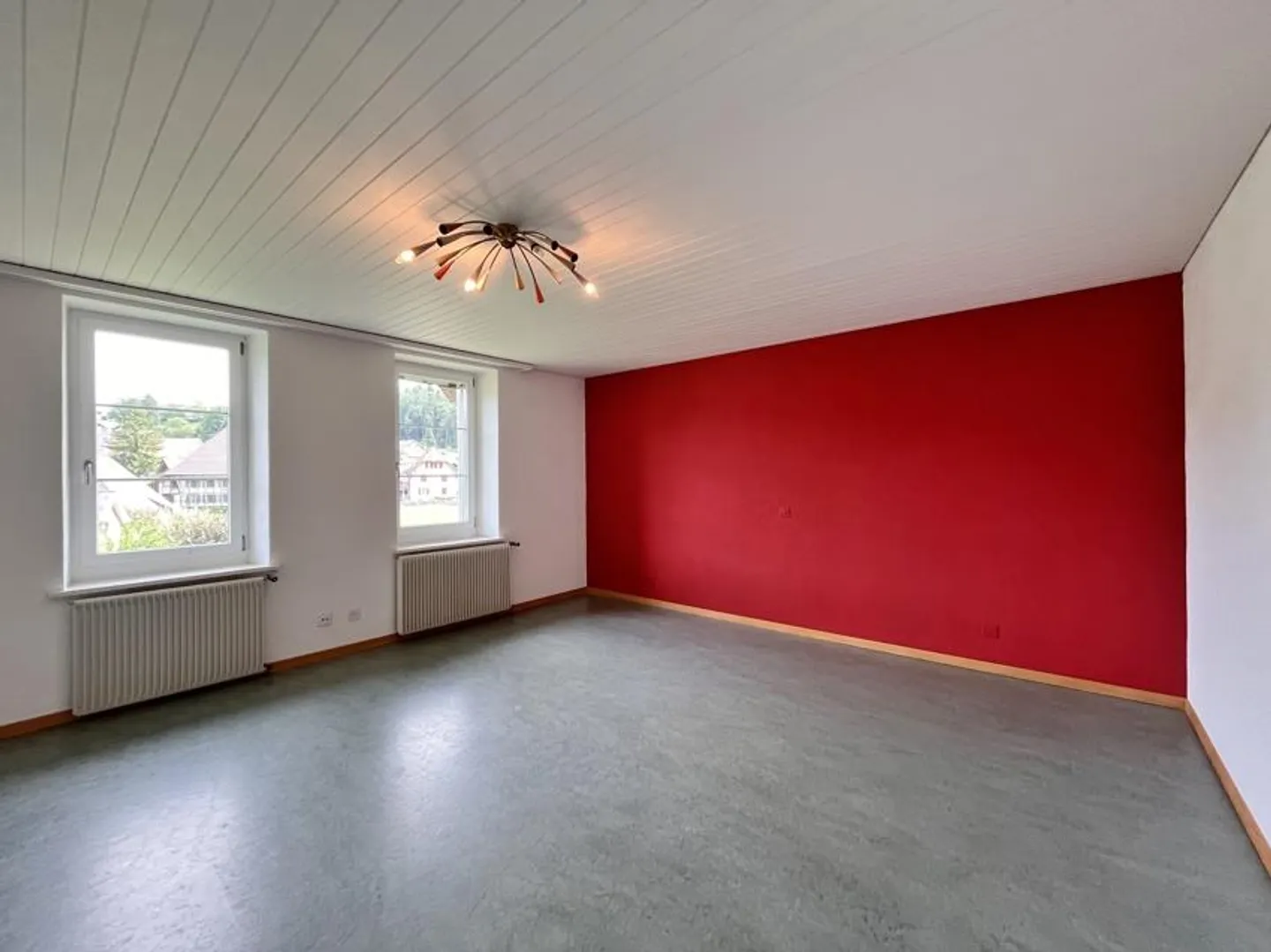 Large residential building / former restaurant with Spycher - Photo 13 of 27