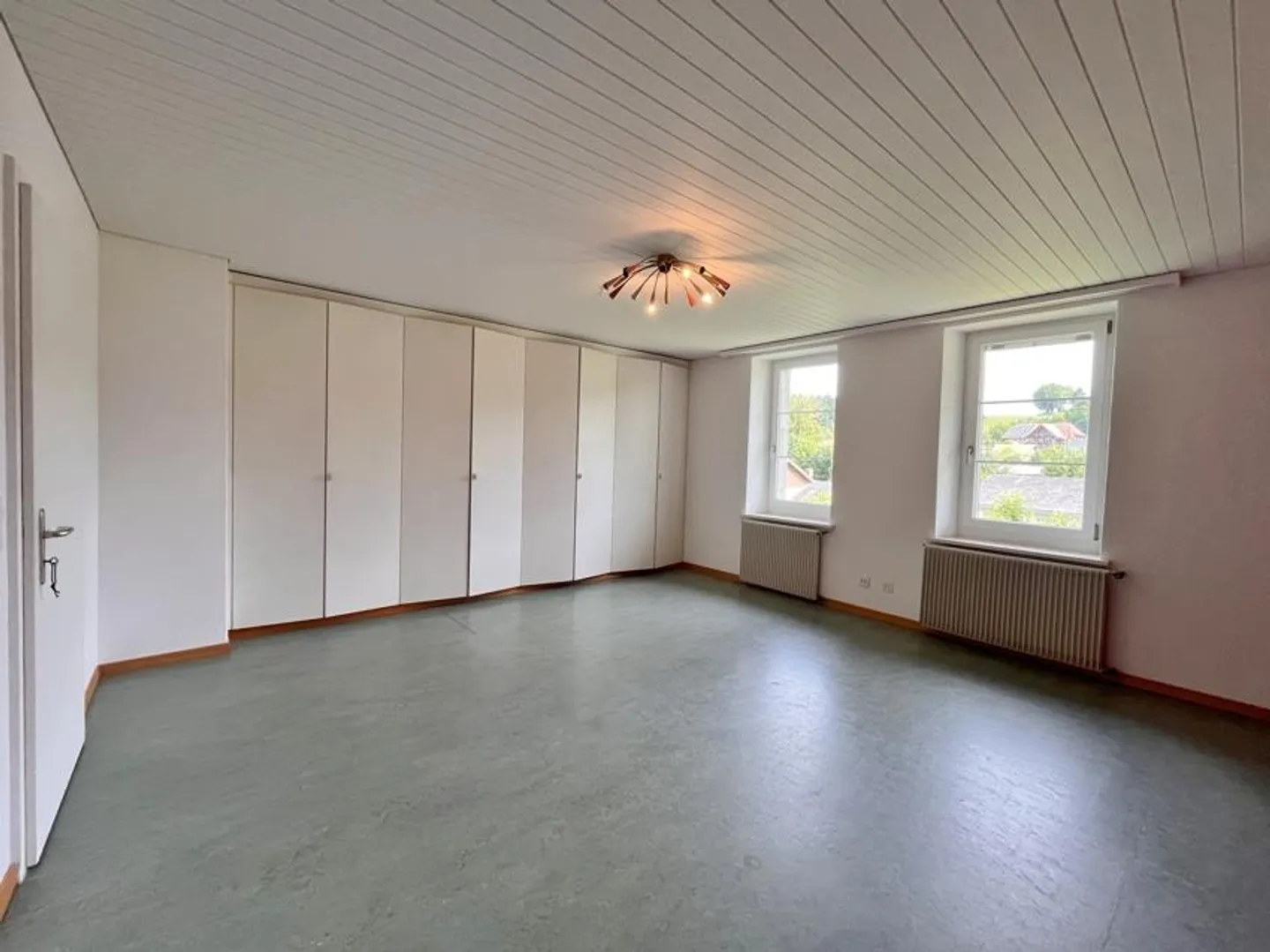 Large residential building / former restaurant with Spycher - Photo 14 of 27