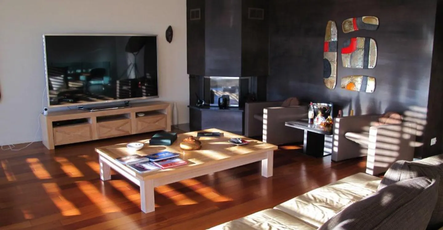 PRÄCHTIGE 4-ZIMMER-WOHNUNG MIT PANORAMABLICK IN LUTRY - Foto 6 von 13