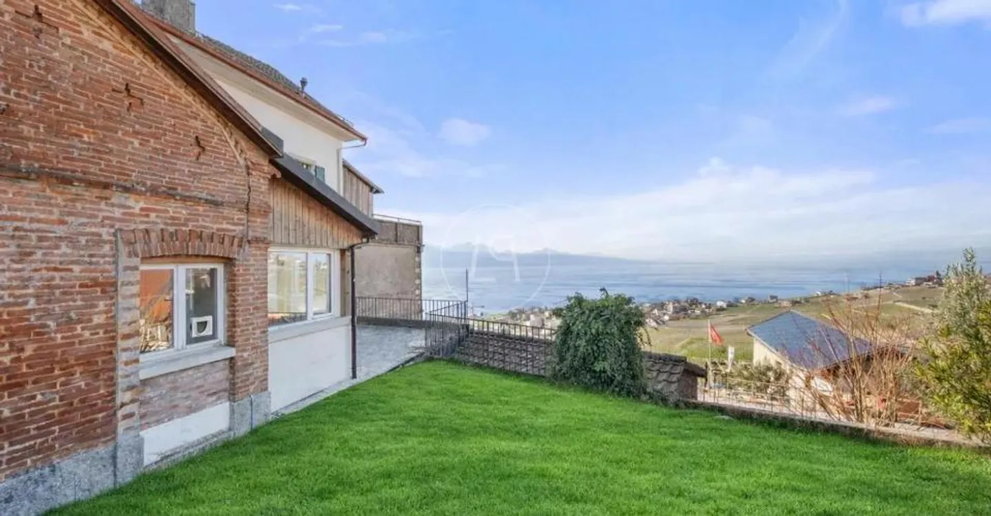 Historic Villa with Lake Views - Photo 9 of 12