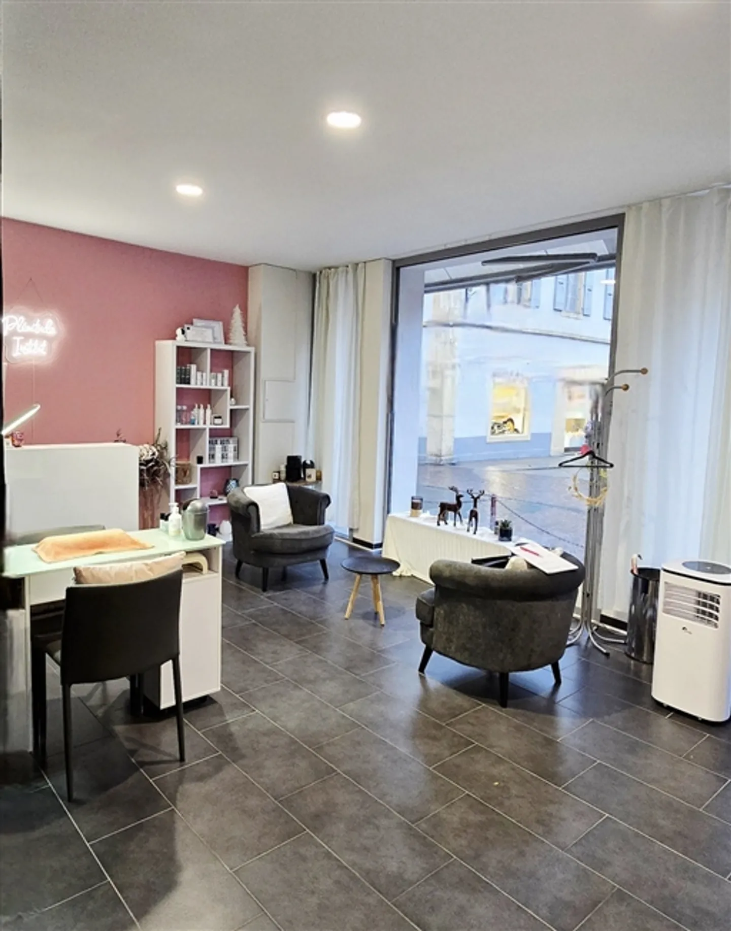 Nail Studios - Photo 3 of 9