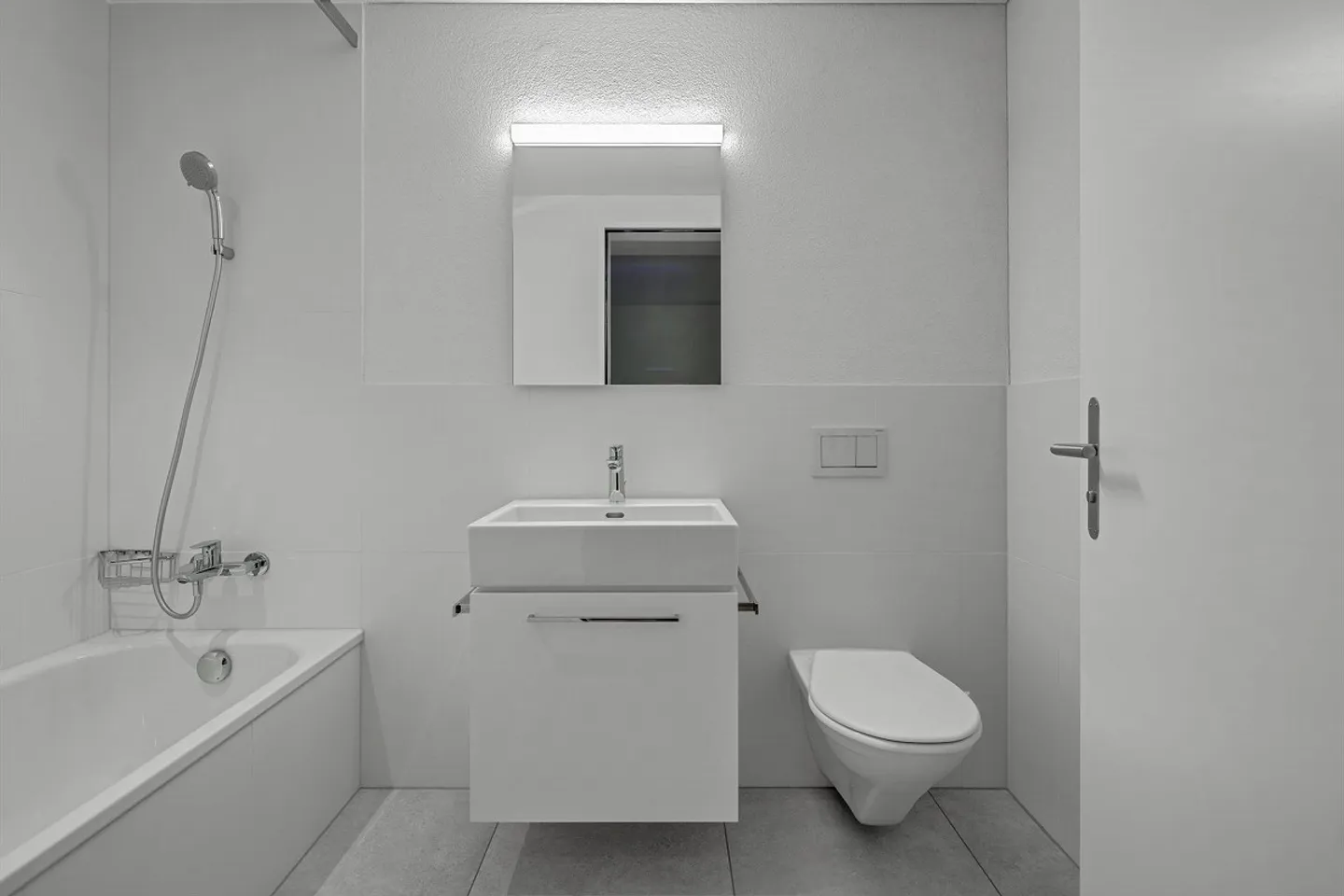 moderno, luminoso e spazioso - Foto 4 di 5