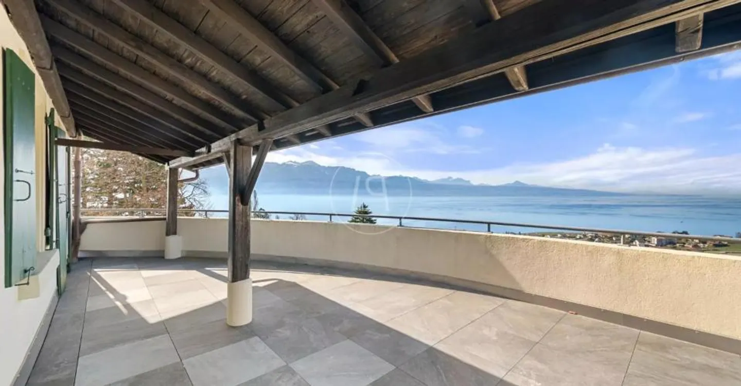 Historic Villa with Lake Views - Photo 12 of 12