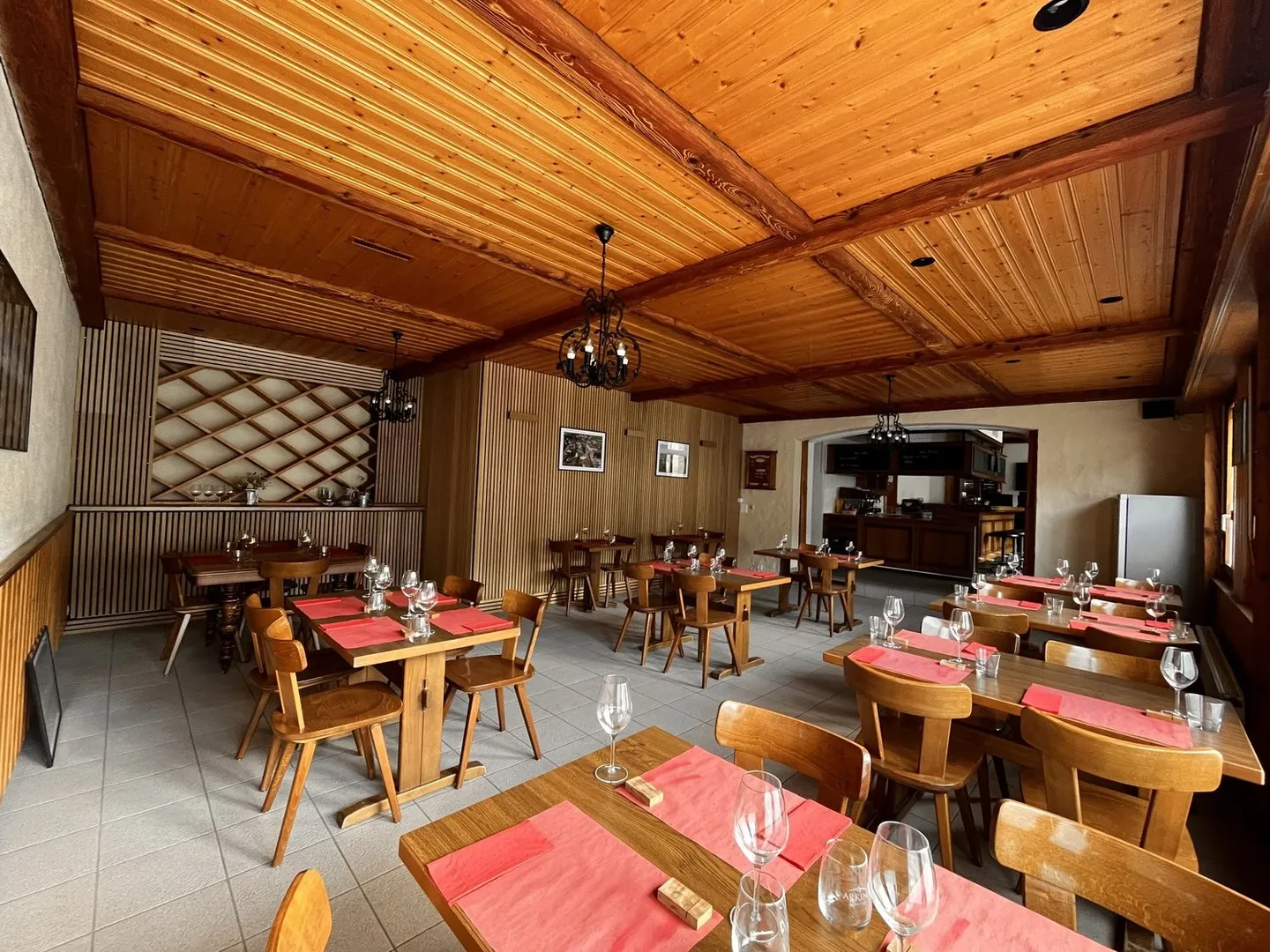 Restaurant for Rent in Romont! - Photo 1 of 7