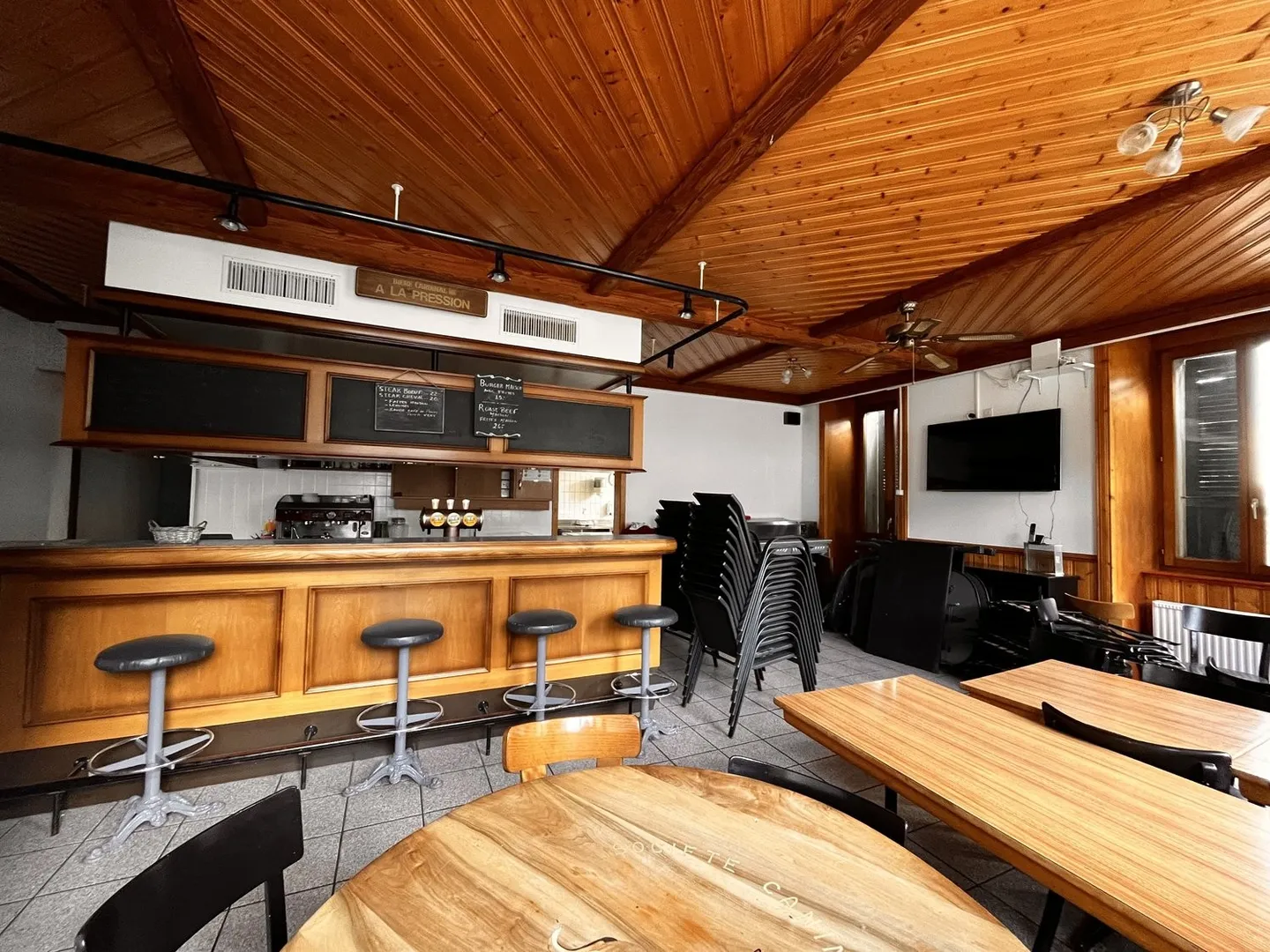 Restaurant for Rent in Romont! - Photo 2 of 7