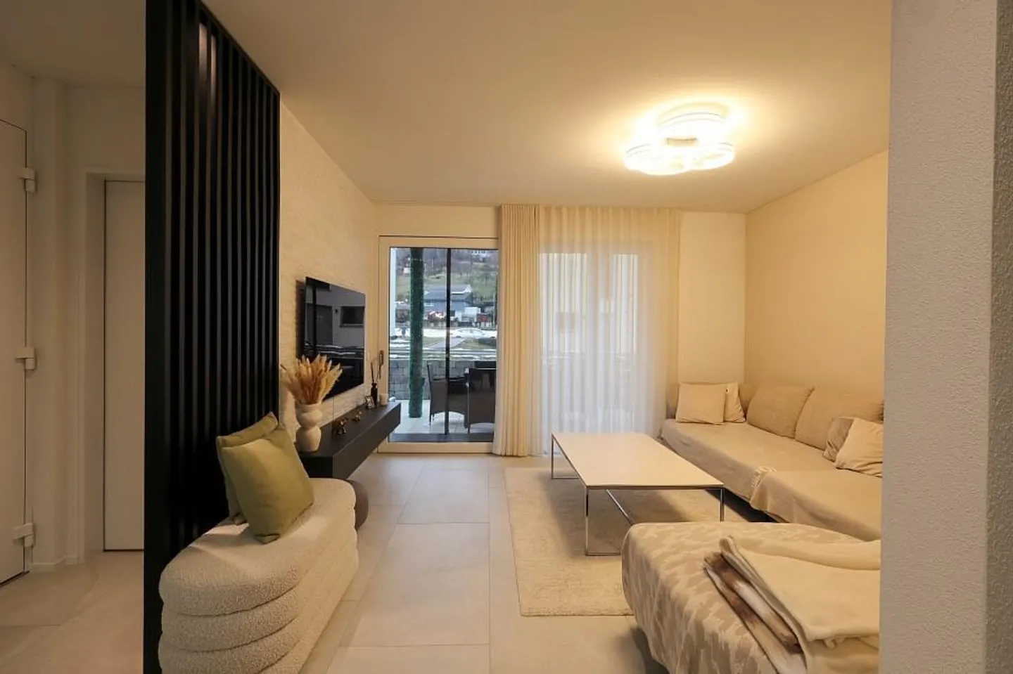 Maison jumelée moderne de 5,5 pièces - Photo 5 sur 13