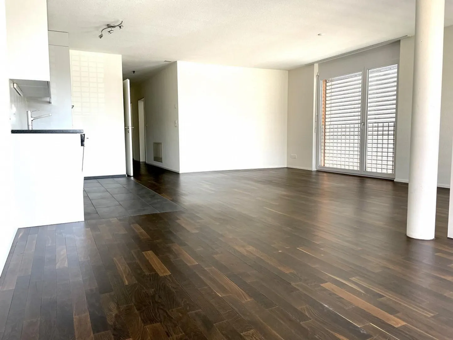 Ampio appartamento di 3½ locali in una posizione privilegiata - Foto 2 di 11