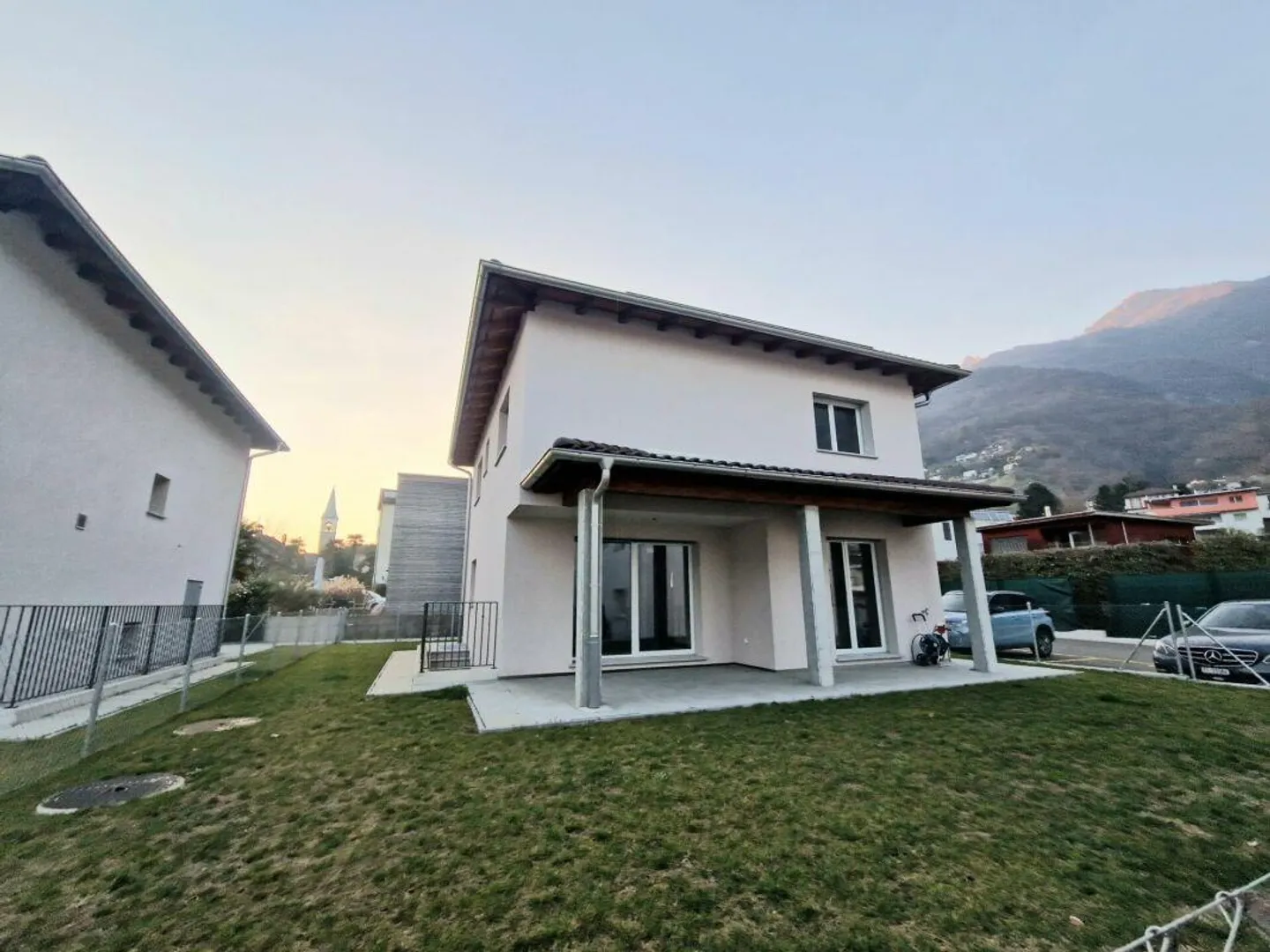 À VENDRE À CUGNASCO - NOUVEAUX MAISONS INDIVIDUELLES DE 5,5 PIÈCES DANS UN ENDROIT CALME - Photo 2 sur 24