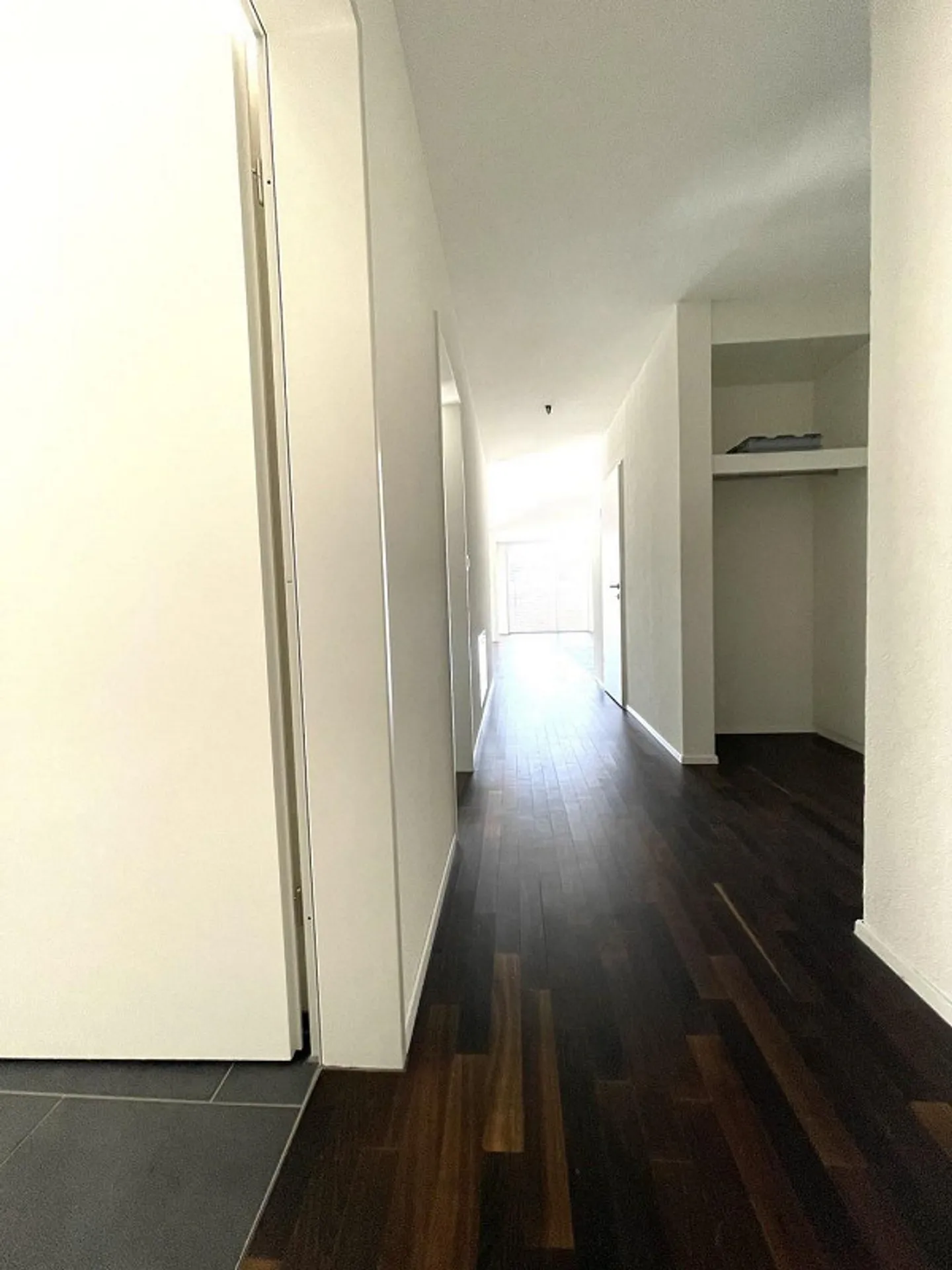 Ampio appartamento di 3½ locali in una posizione privilegiata - Foto 6 di 11