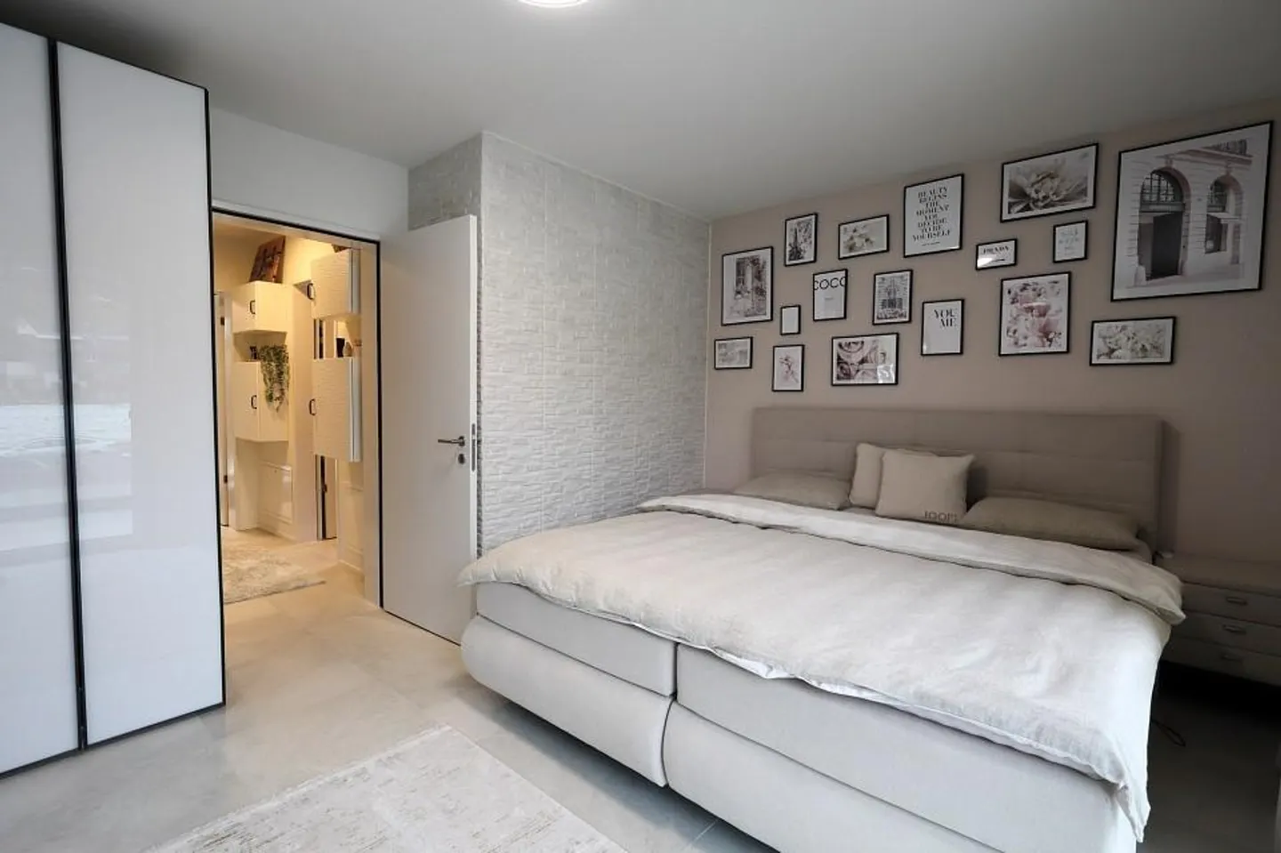 Maison jumelée moderne de 5,5 pièces - Photo 9 sur 13